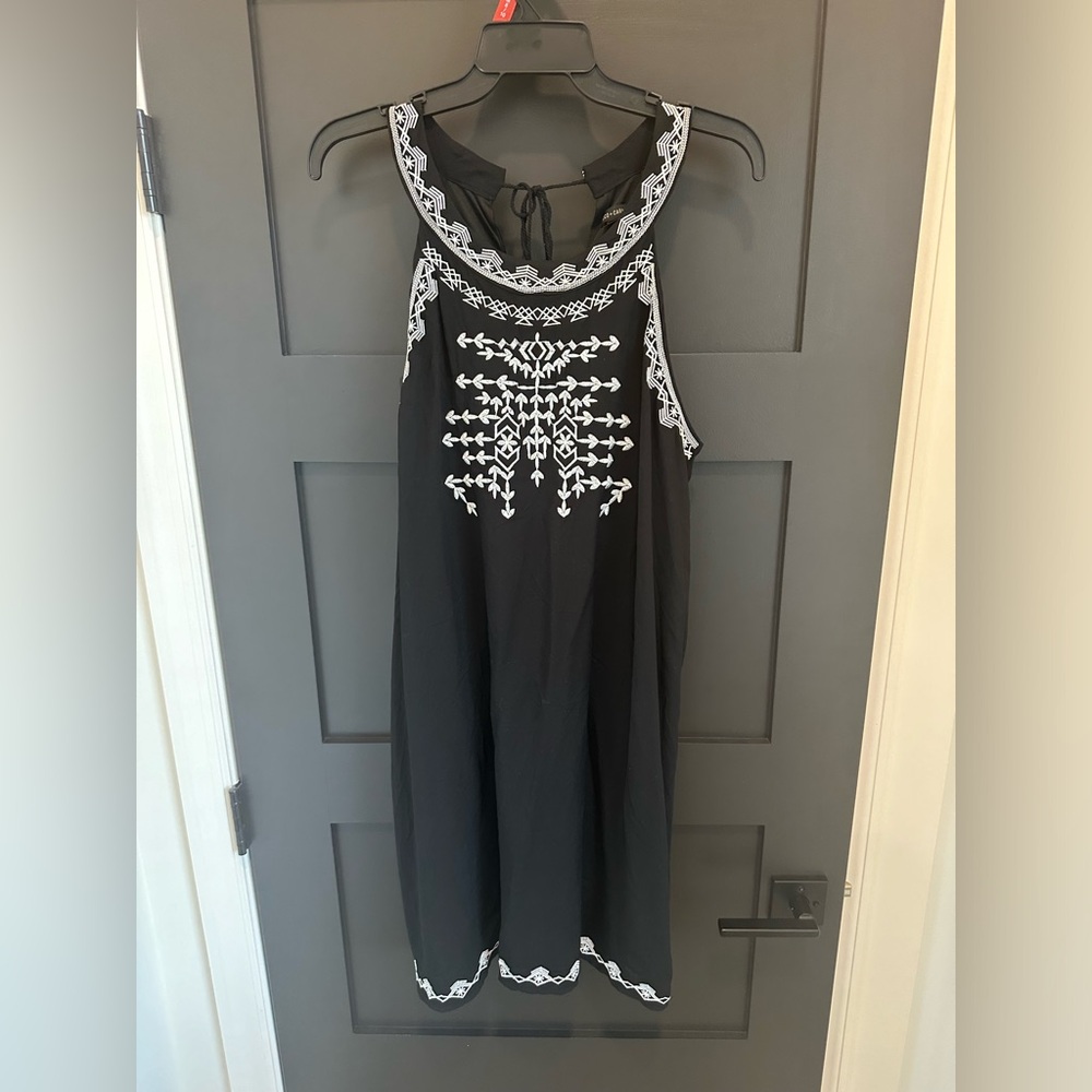 Coco and Carmen black & white Swing dress size L / XL